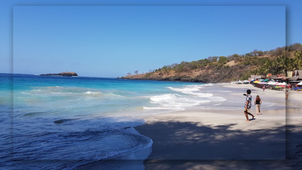 Pantai Pasir Putih: Tempat Liburan yang Menyatu dengan Alam Cilacap