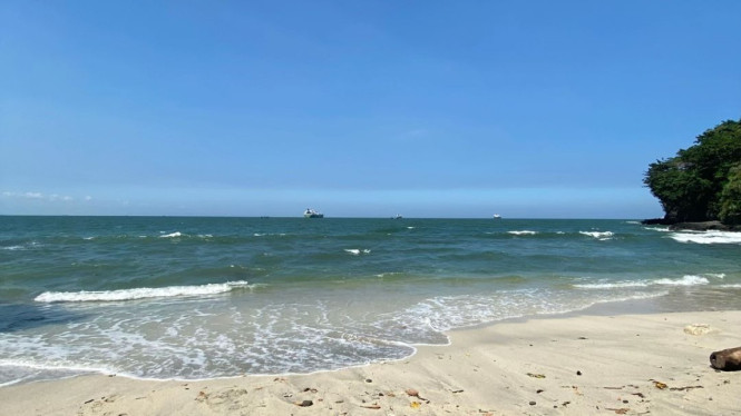 Pantai Pasir Putih Cilacap: Surga Tersembunyi yang Mengajakmu Bernapas
